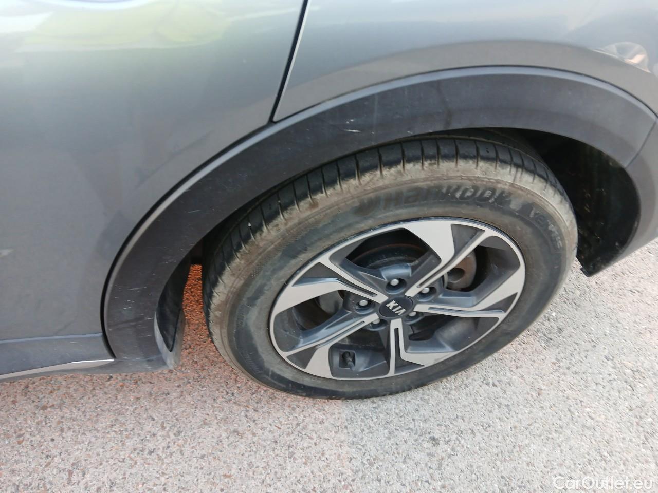  KIA  XCeed KIA  / 2019 / 5P / todoterreno 1.0 T-GDi Drive 88kW (120CV) #4