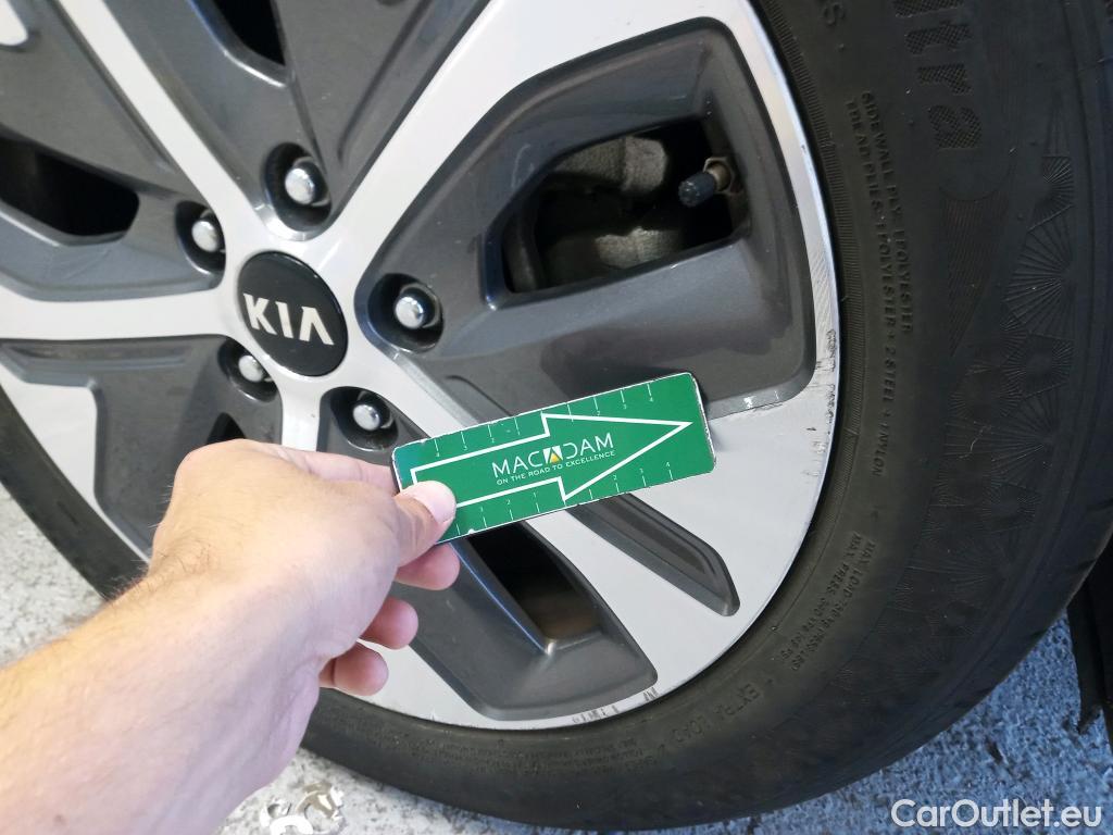  KIA  Niro  e- Drive 205CV #9