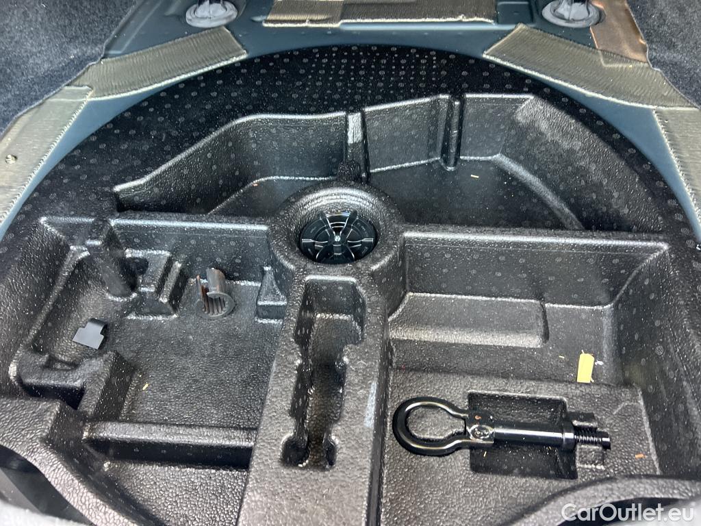  Ford  Mondeo FORD  / 2014 / 5P / berlina con portón 2.0 TDCi 110kW (150CV) Titanium 235 #3