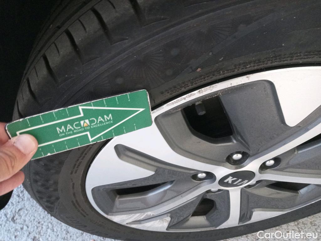  KIA  Niro  e- Drive 205CV #11