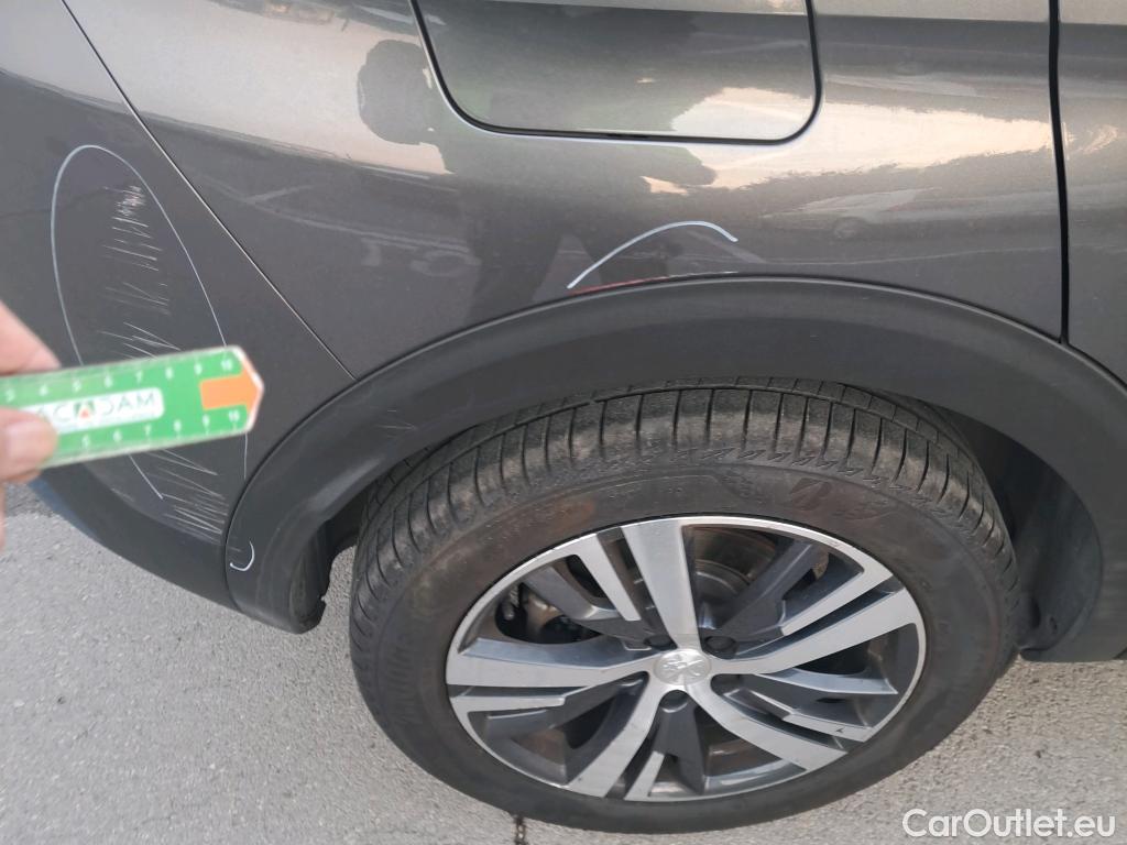  Peugeot  3008  Allure 1.2 PureTech 130CV AT8 E6d #43