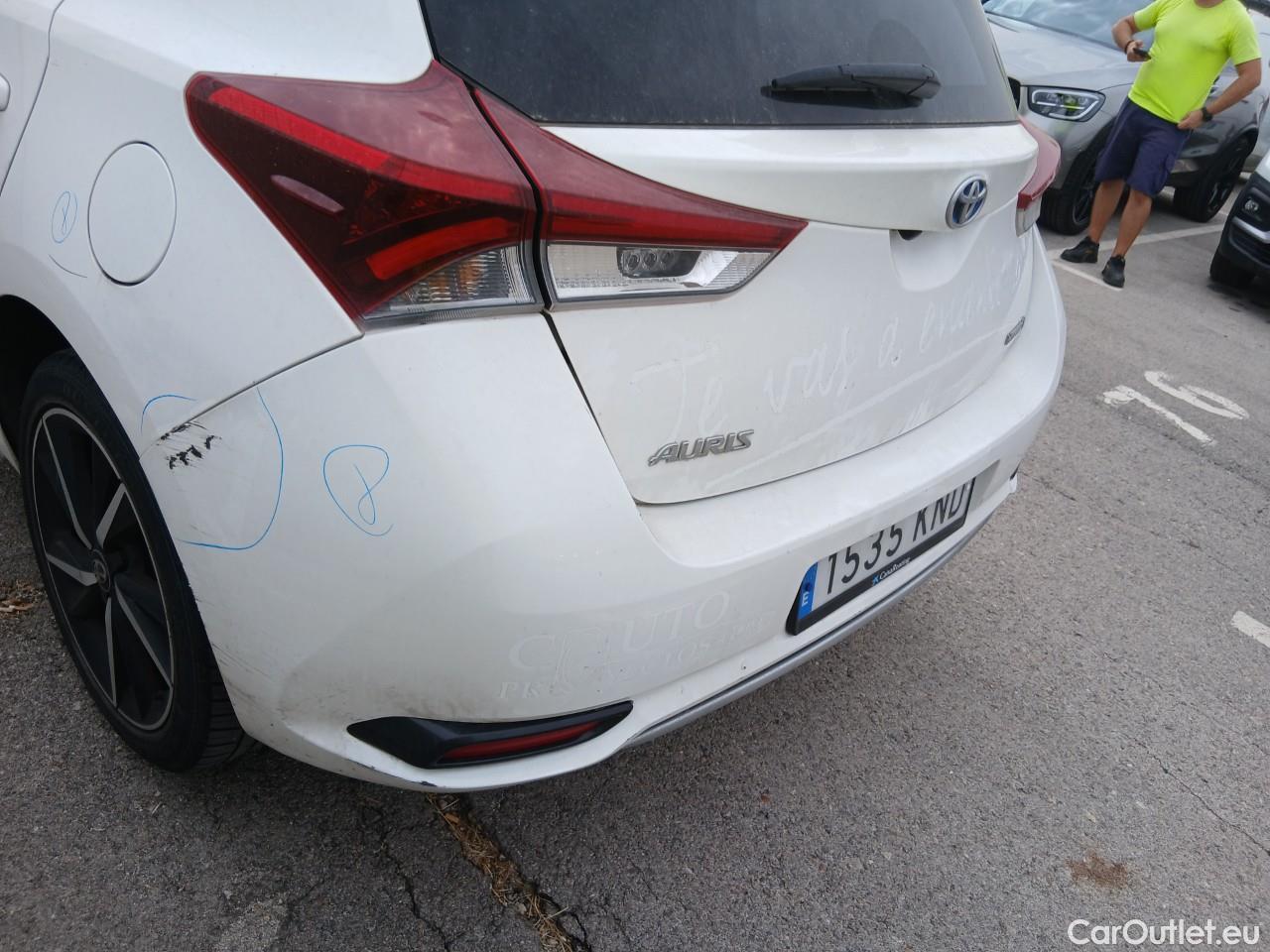  Toyota  Auris TOYOTA  5p 2G berlina con portón 1.8 140H Hybrid Feel! Edition #17