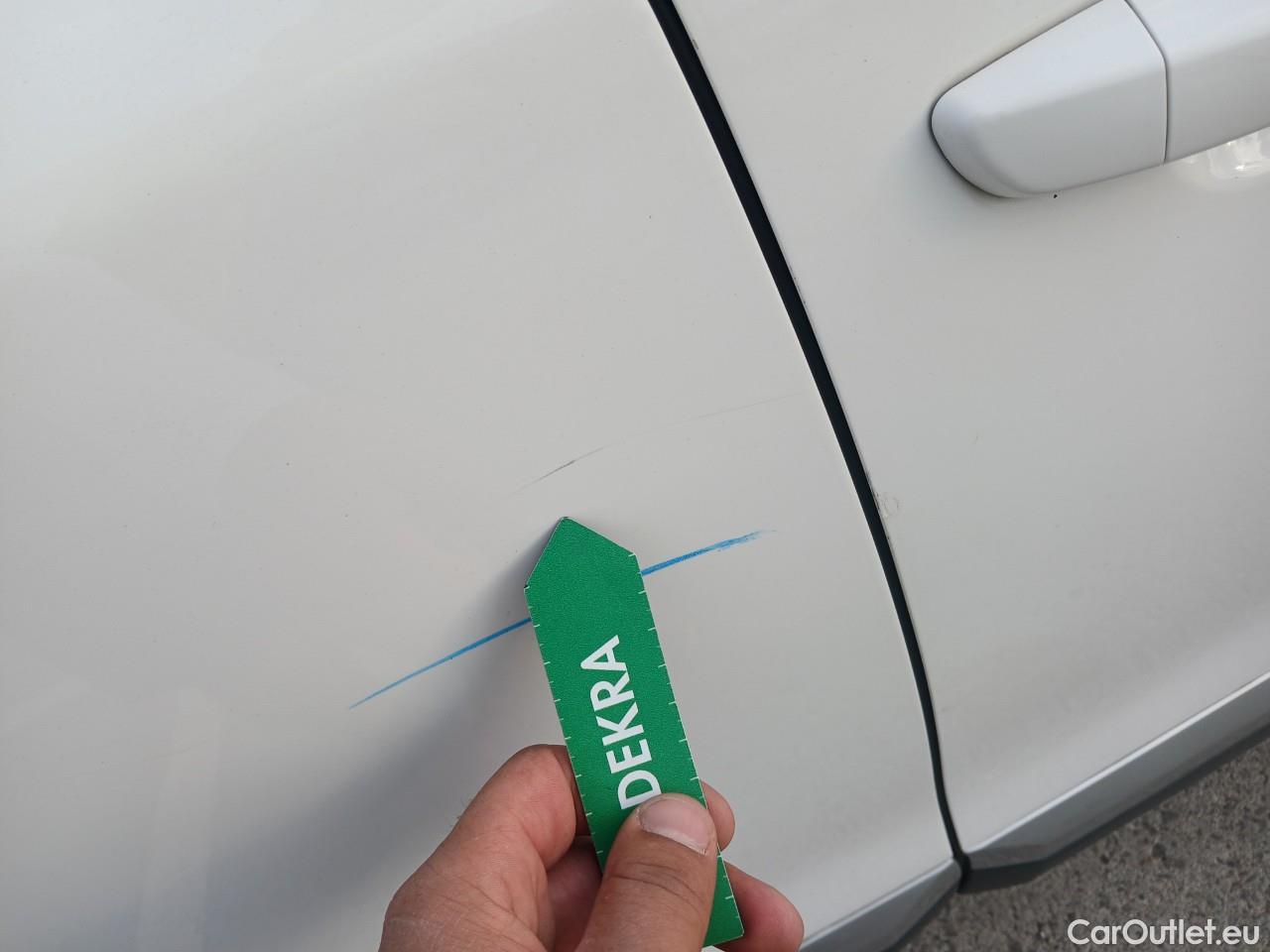  Peugeot  2008  Allure Pack 1.2 PureTech 130CV AT8 E6d #34