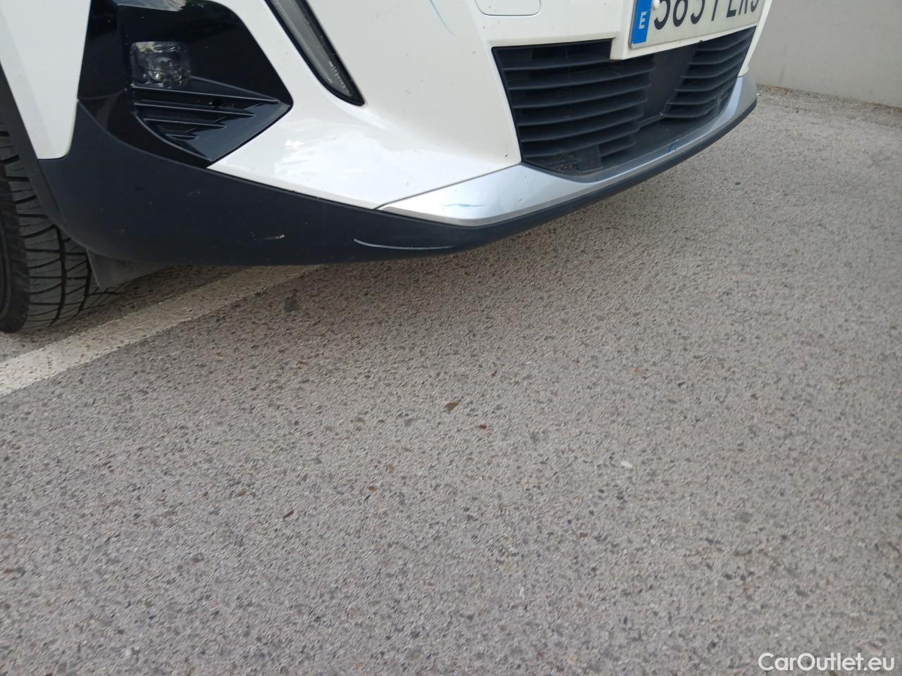  Peugeot  2008  Allure Pack 1.2 PureTech 130CV AT8 E6d #10