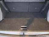  Peugeot  2008 PEUGEOT  / 2019 / 5P / CROSSOVER PURETECH 130 EAT8 ALLURE PACK S/S AUT. #135