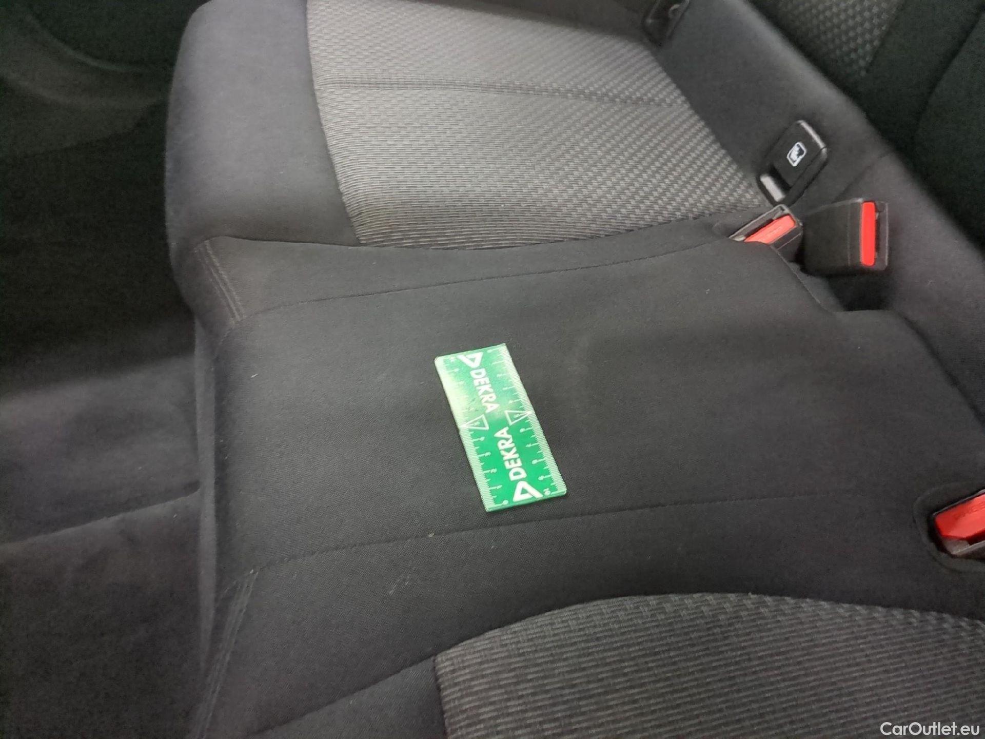  Bmw  Serie 1 Série 1 Berline 116 i Lounge 1.5 110CV BVM6 E6d #28