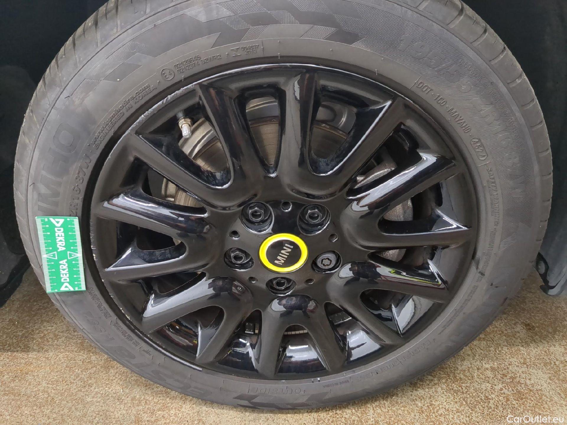  Mini  Mini   Electric / 2021 / 3P / Berline Cooper SE Finition  Yours 184 ch BVA #5