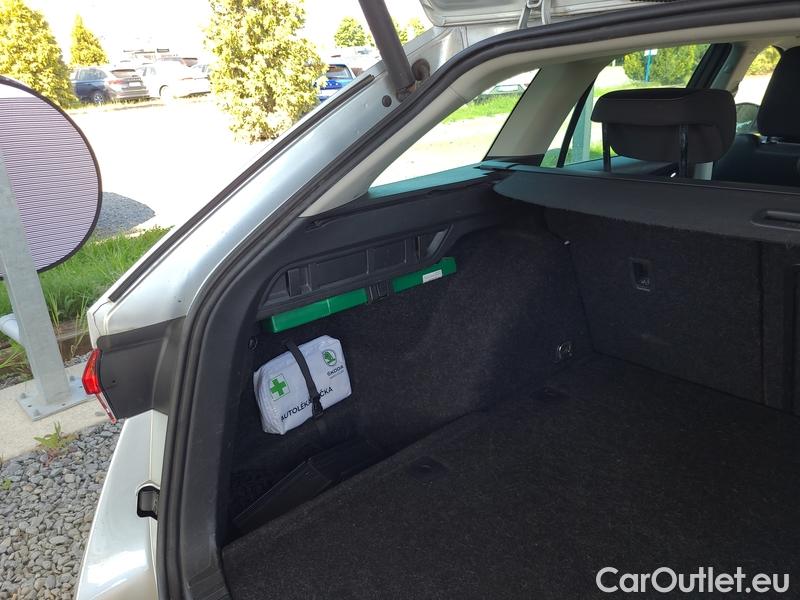  Skoda  Octavia  Combi (NX3)(2020) Oct.Combi 2.0TDI 110 Style AT #21