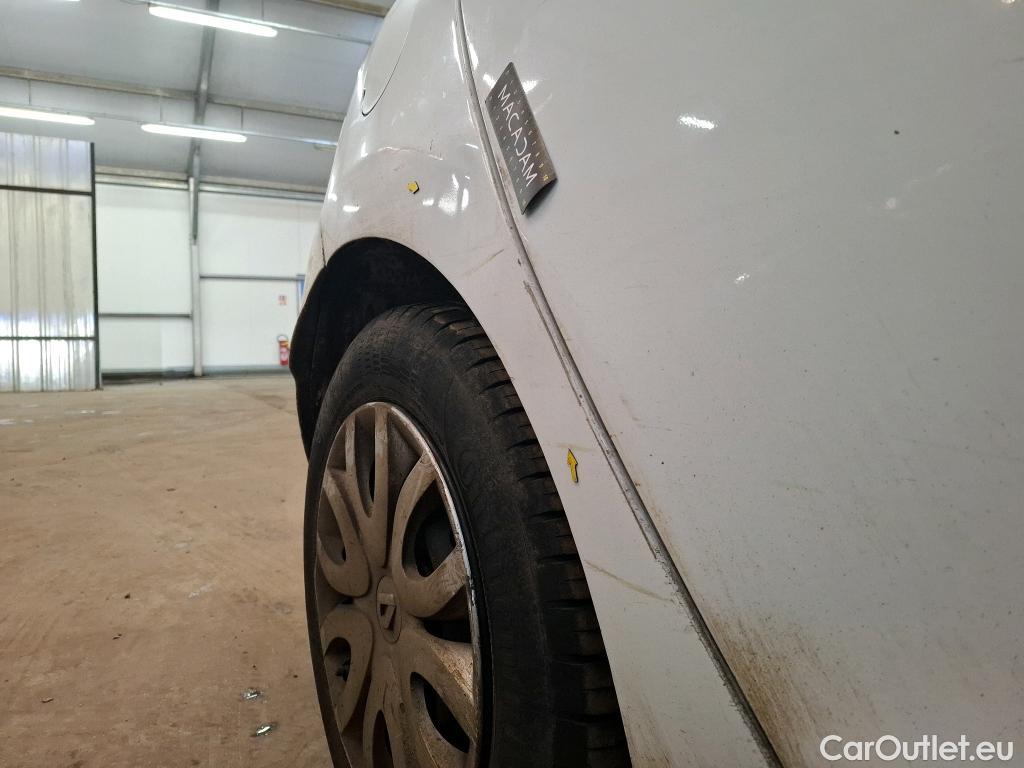  Renault  Clio  IV Air MediaNav 1.5 dCi 90CV BVM5 E6 #4