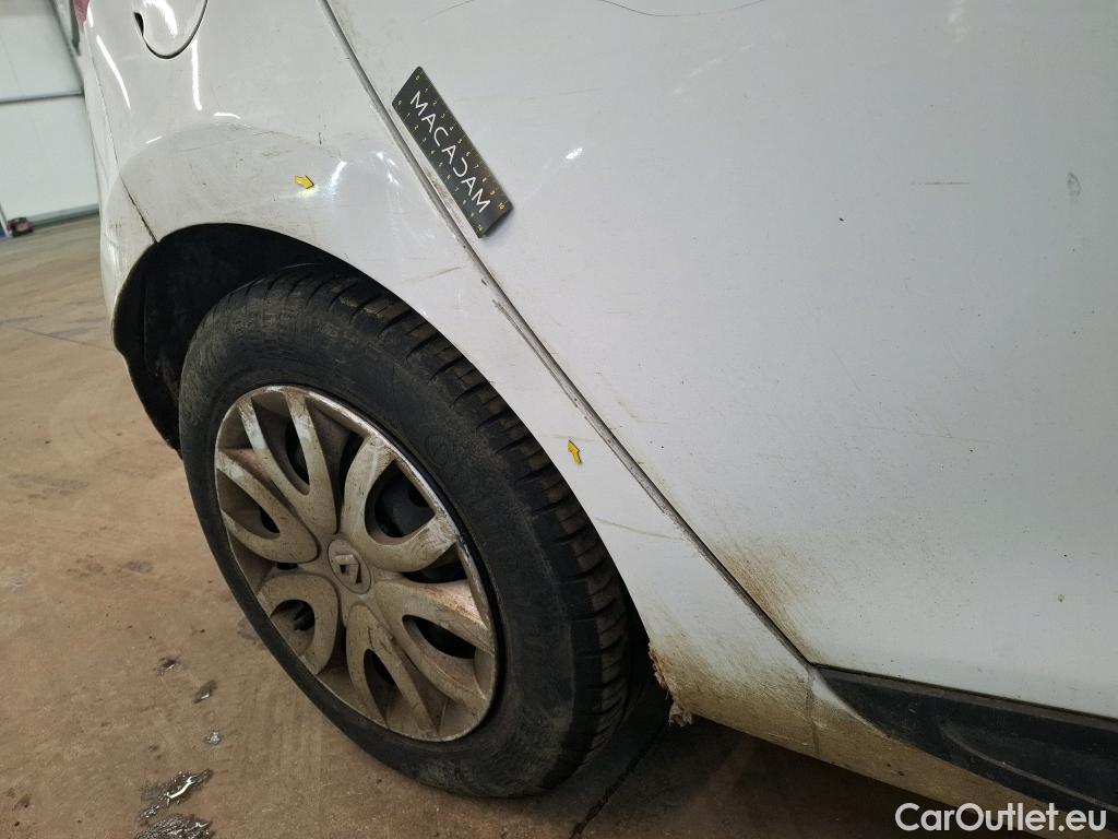  Renault  Clio  IV Air MediaNav 1.5 dCi 90CV BVM5 E6 #7
