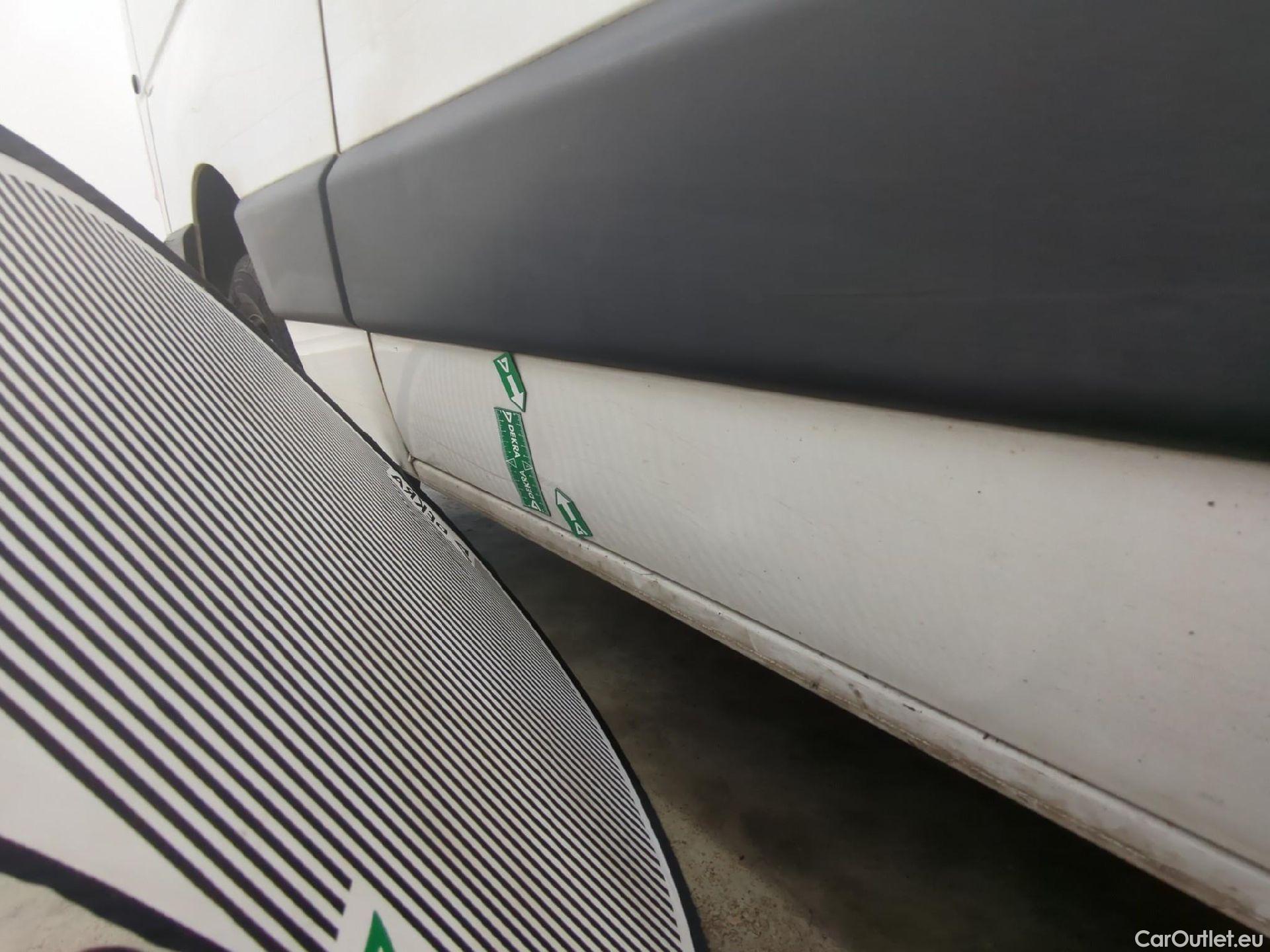  Renault  Master  III Fourgon L2H2 3 5 Grand Confort dCi 130CV BVM6 E6 #30