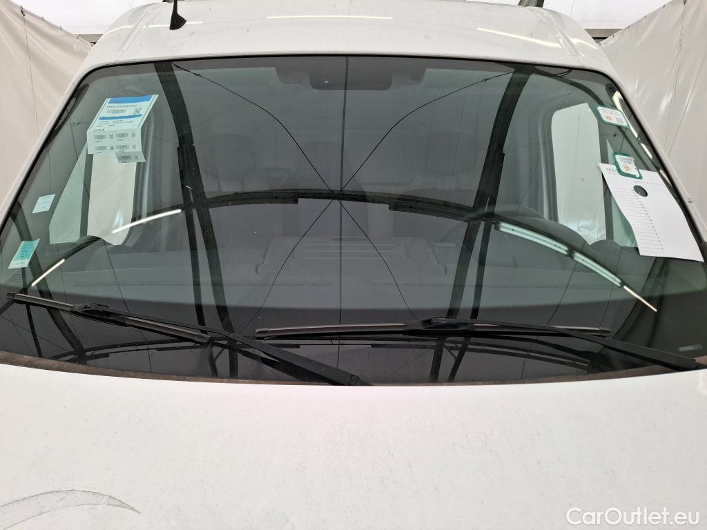  Nissan  NV400 NISSAN  VU 4p Fourgon L3H2 2.3 DCI TT 170 S/S 3500 N-Connecta #102