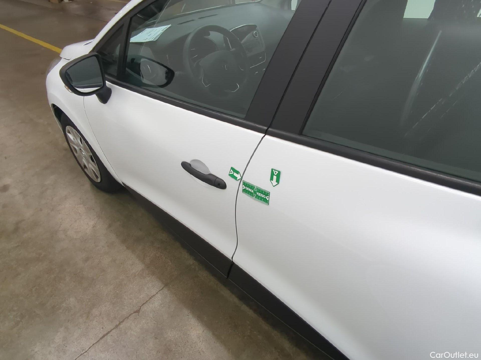  Renault  Clio  Société VU 5p Berline Air dCi 75 - 18 #16