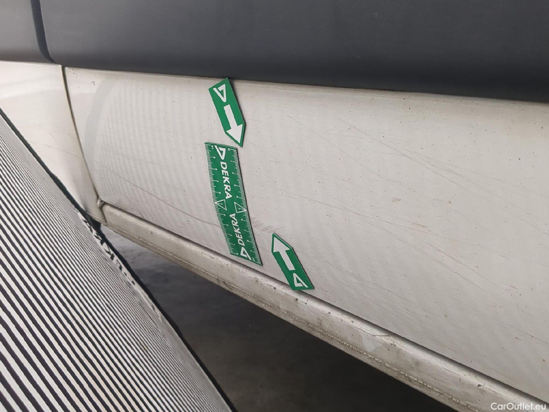  Renault  Master  III Fourgon L2H2 3 5 Grand Confort dCi 130CV BVM6 E6 #32