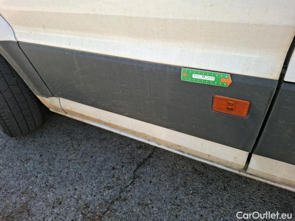  Volkswagen  Crafter  Fourgon Fourgon 35 mittlerer Radstand mit Hochdach FWD 2.0 140CV BVM6 #42