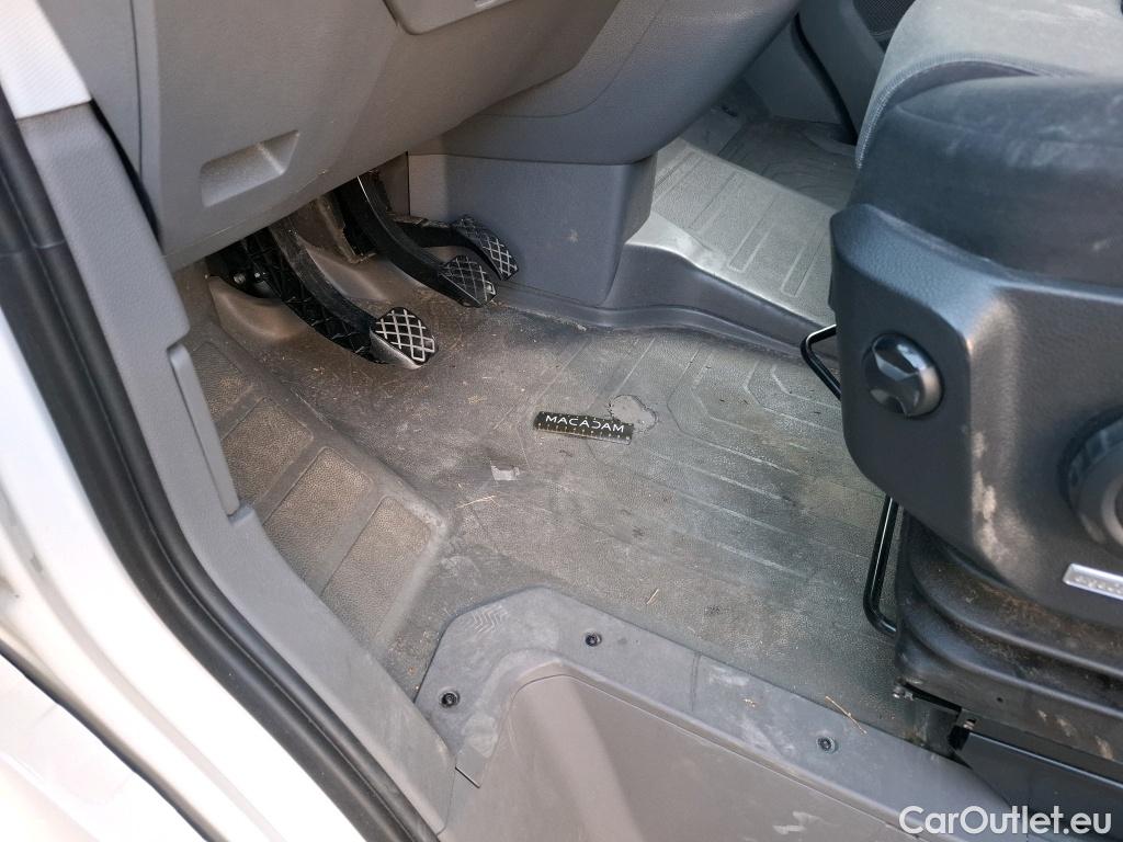  Volkswagen  Crafter  Fourgon Fourgon 30 mittlerer Radstand mit Hochdach FWD 2.0 #105
