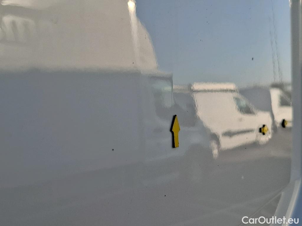  Volkswagen  Crafter  Fourgon Fourgon 30 mittlerer Radstand mit Hochdach FWD 2.0 #25
