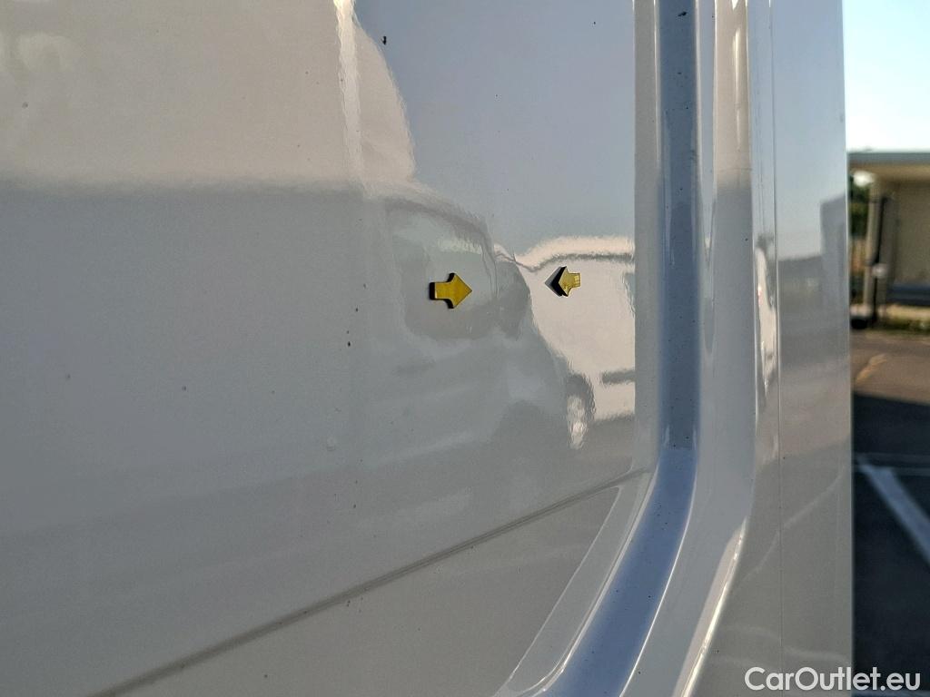  Volkswagen  Crafter  Fourgon Fourgon 30 mittlerer Radstand mit Hochdach FWD 2.0 #26