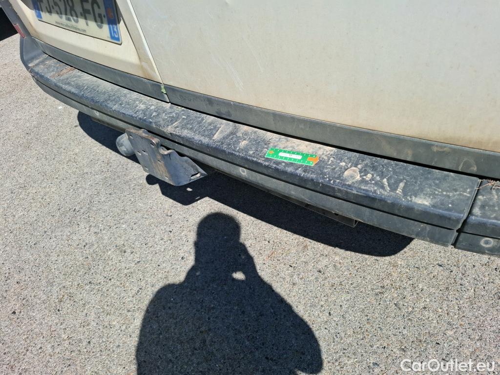  Volkswagen  Crafter  Fourgon Fourgon 35 mittlerer Radstand mit Hochdach FWD 2.0 140CV BVM6 #1