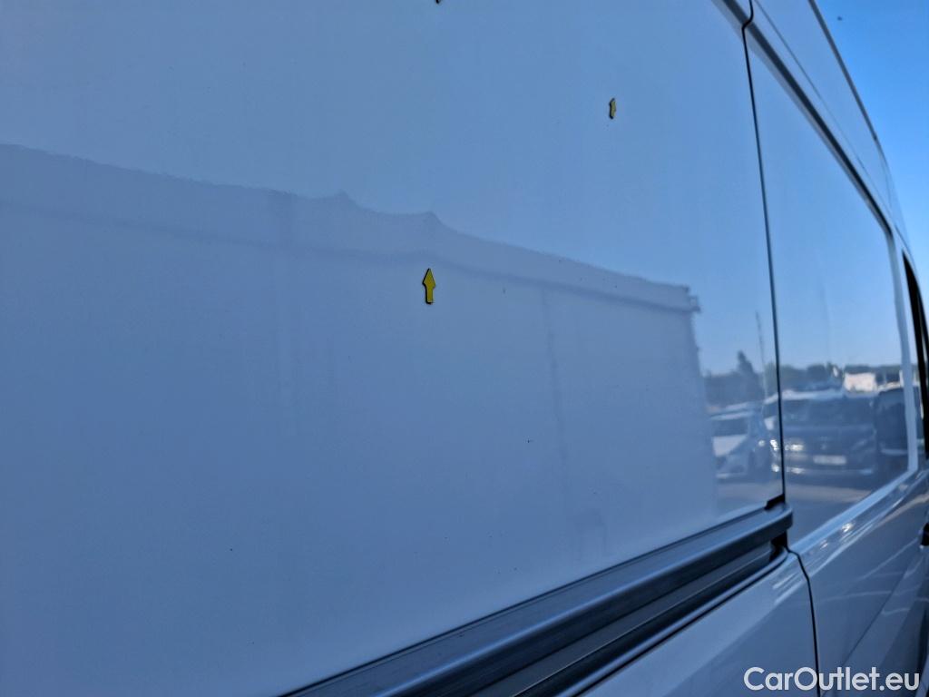  Volkswagen  Crafter  Fourgon Fourgon 30 mittlerer Radstand mit Hochdach FWD 2.0 #17