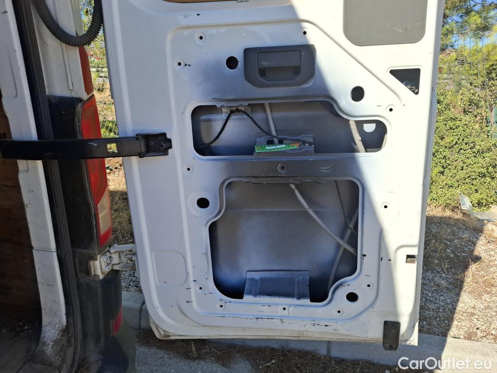  Volkswagen  Crafter  Fourgon Fourgon 35 mittlerer Radstand mit Hochdach FWD 2.0 140CV BVM6 #20
