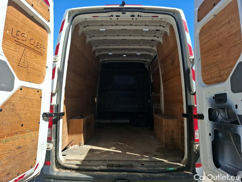  Volkswagen  Crafter  Fourgon Fourgon 35 mittlerer Radstand mit Hochdach FWD 2.0 140CV BVM6 #55