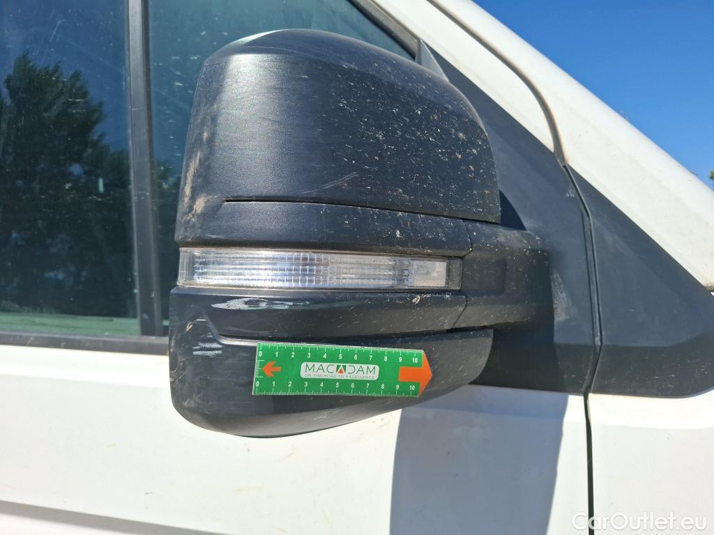  Volkswagen  Crafter  Fourgon Fourgon 35 mittlerer Radstand mit Hochdach FWD 2.0 140CV BVM6 #48