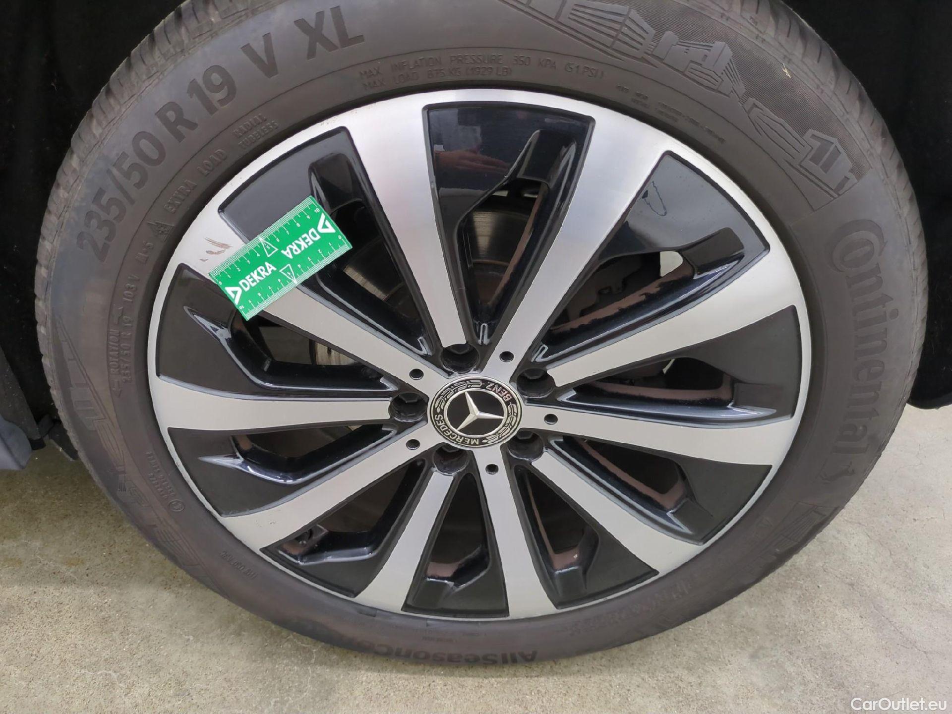  Mercedes  GLA MERCEDES-BENZ  / 2020 / 5P / SUV 1.3  200 PROGRESSIVE LINE DCT #10