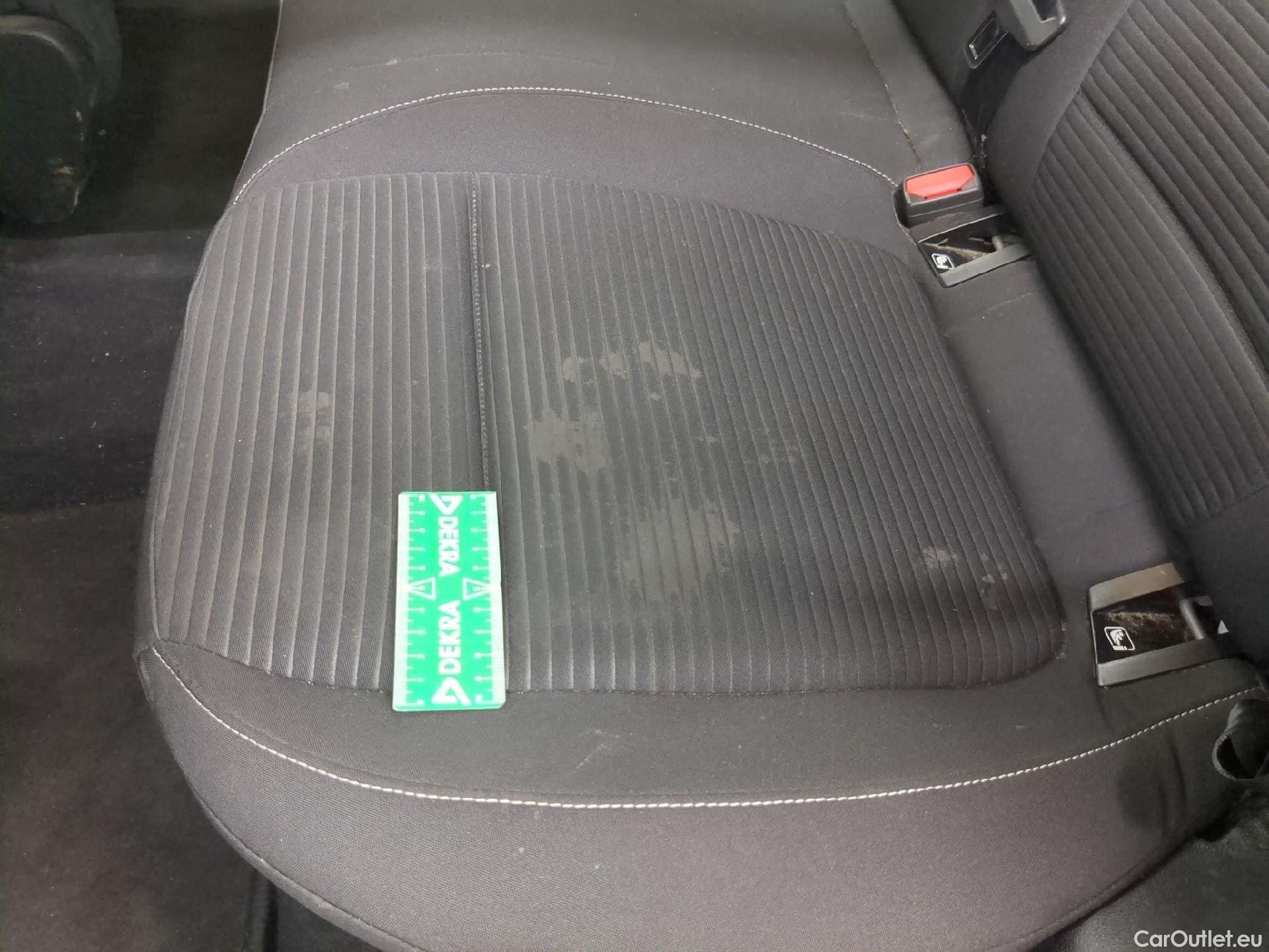  Ford  Focus  Berline Titanium 1.5 EcoBlue 120CV BVM6 E6dT #4