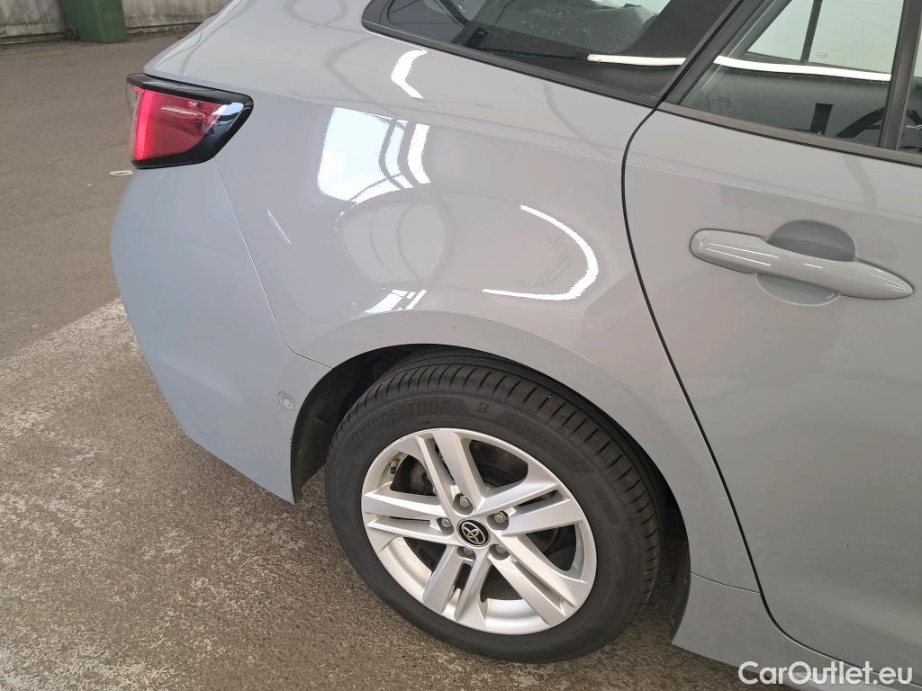  Toyota  Corolla TOYOTA  Touring Sports / 2018 / 5P / Break Hybride 122h Dynamic Business Stage Acad #30