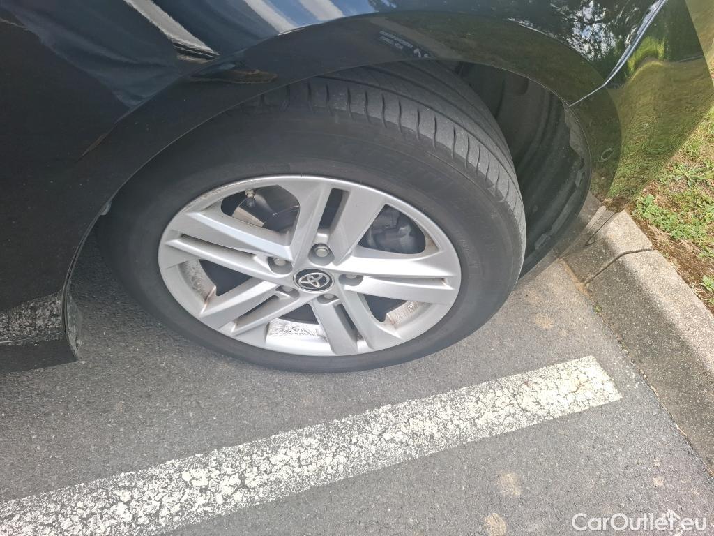  Toyota  Corolla TOYOTA  Touring Sports / 2018 / 5P / Break Hybride 122h Dynamic Business Stage Acad #18