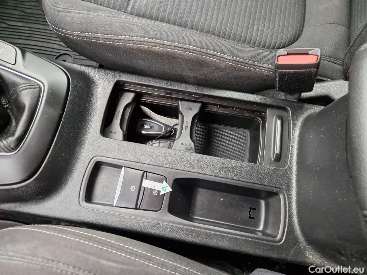  Ford  Focus 1.5 EcoBlue 120CP Titanium #38