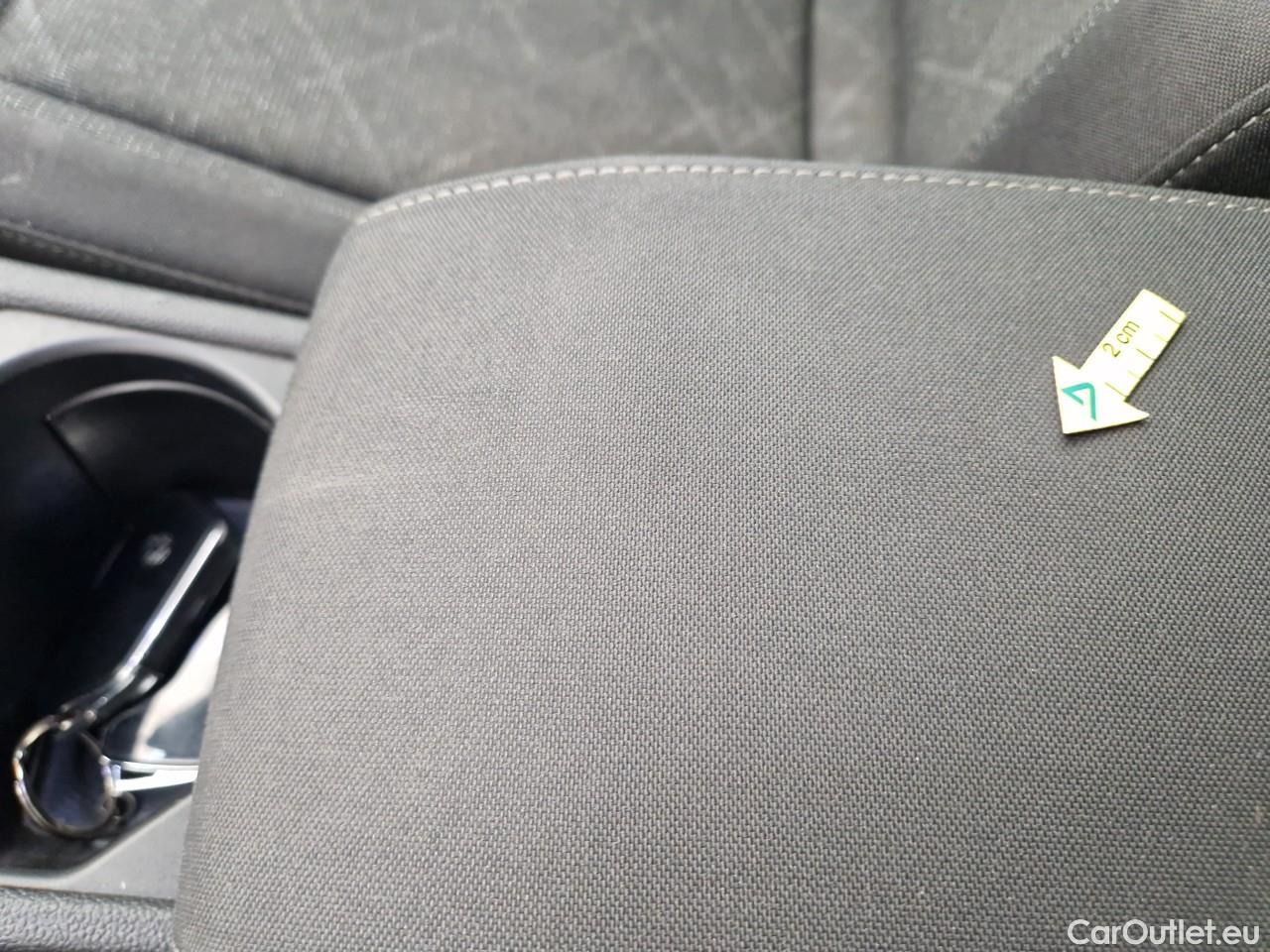  Volkswagen  Golf  2.0 TDI 116HP DSG Life Variant #33