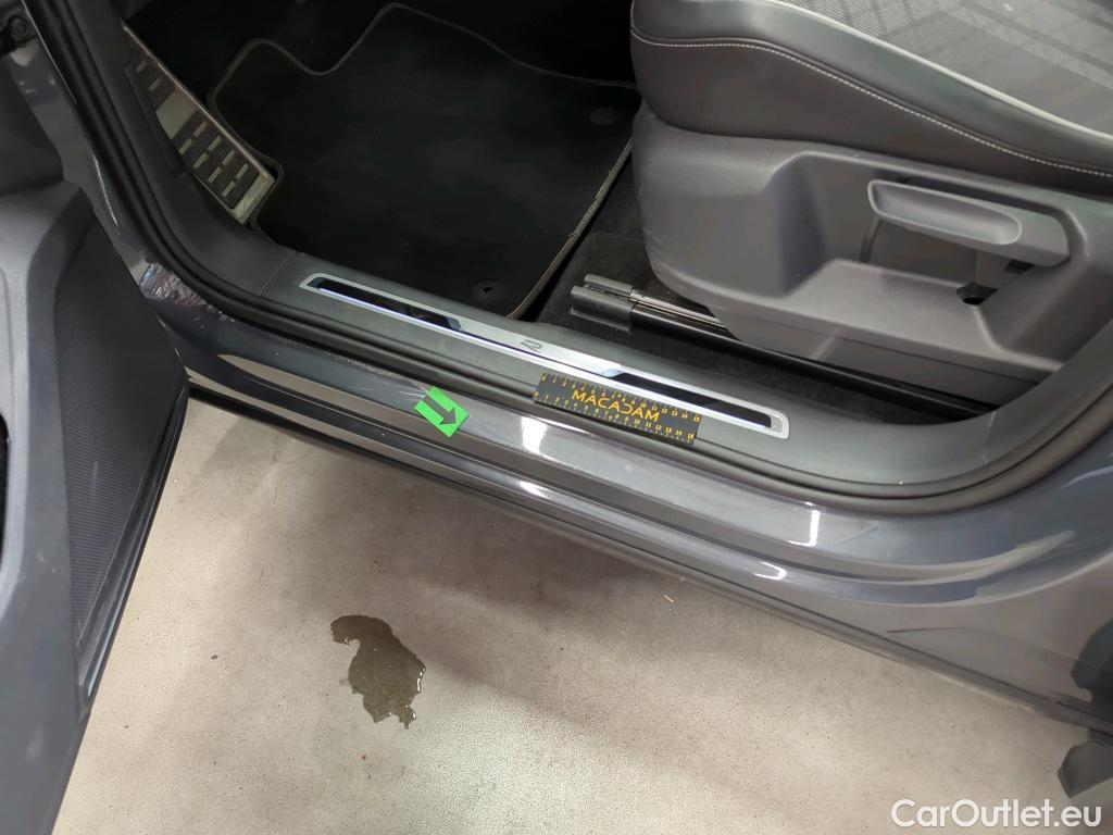  Volkswagen  Tiguan R-Line 2,0 TDI DSG 4Mot #25
