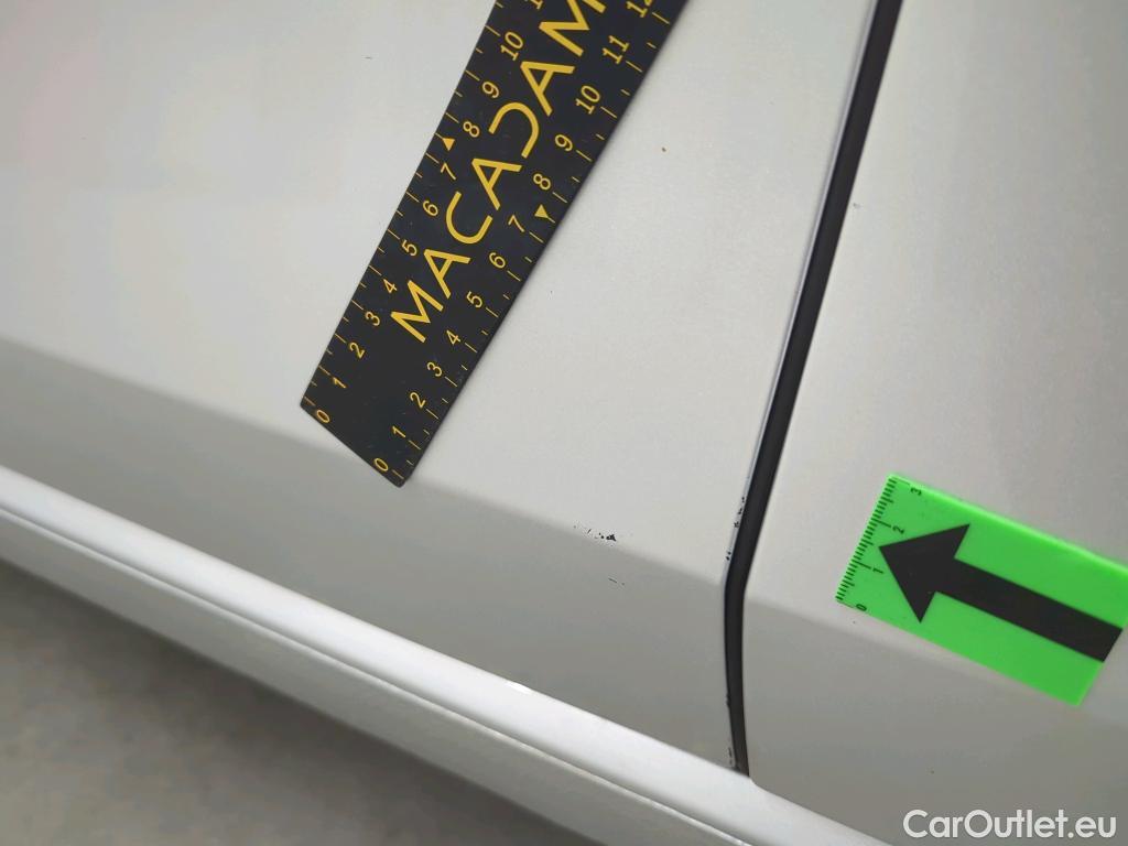  Volkswagen  Golf  Life 1.0 TSI #18