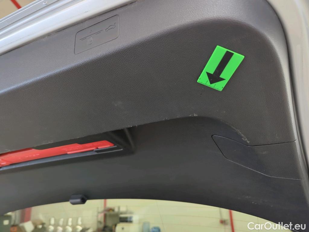  Volkswagen  Golf  Life 1.0 TSI #52