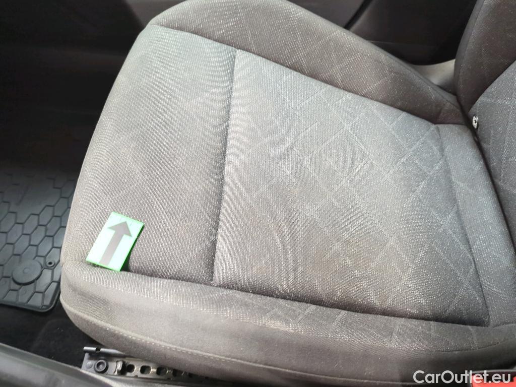  Volkswagen  Golf  Life 1.0 TSI #50