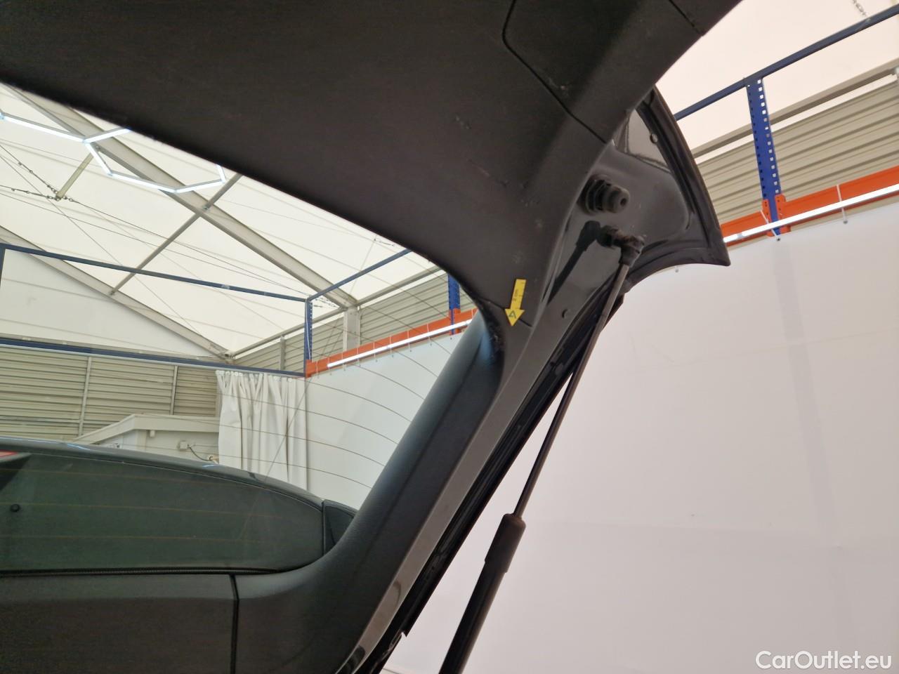  Volkswagen  Golf  2.0 TDI 116HP DSG Life Variant #56