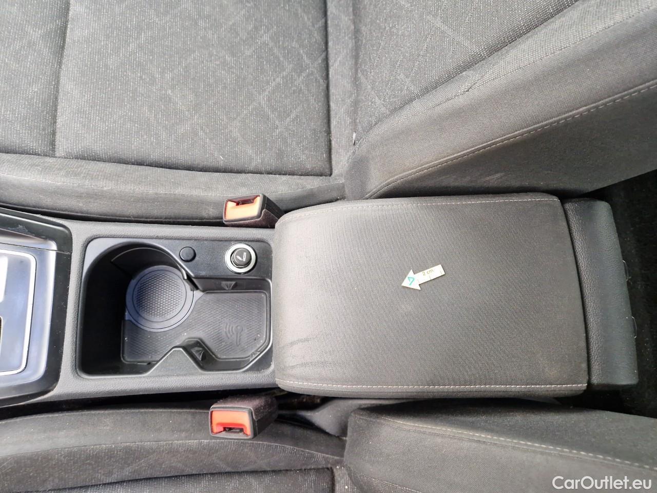  Volkswagen  Golf  2.0 TDI 116HP DSG Life Variant #47