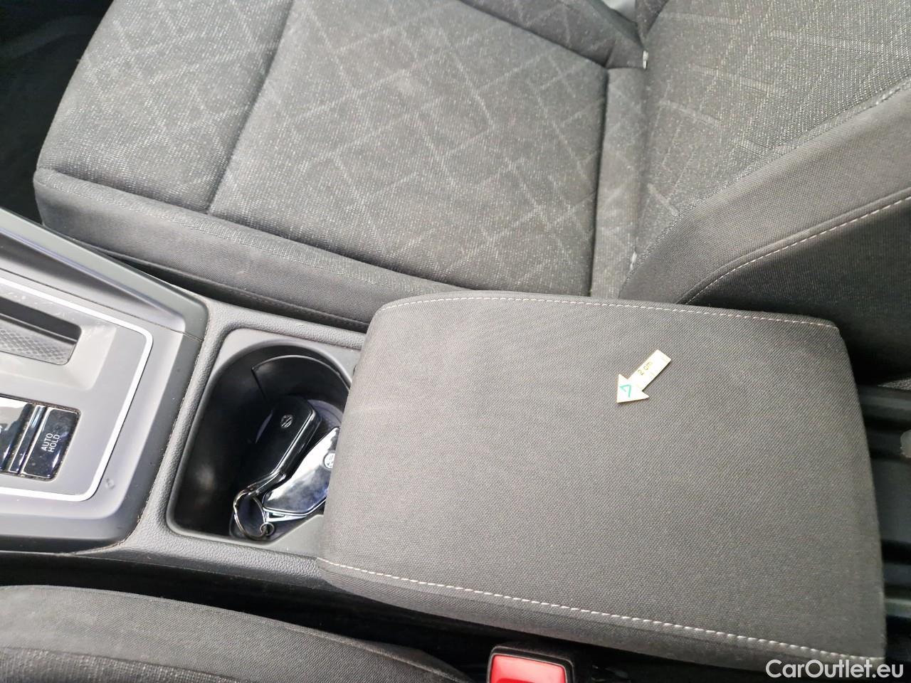  Volkswagen  Golf  2.0 TDI 116HP DSG Life Variant #34
