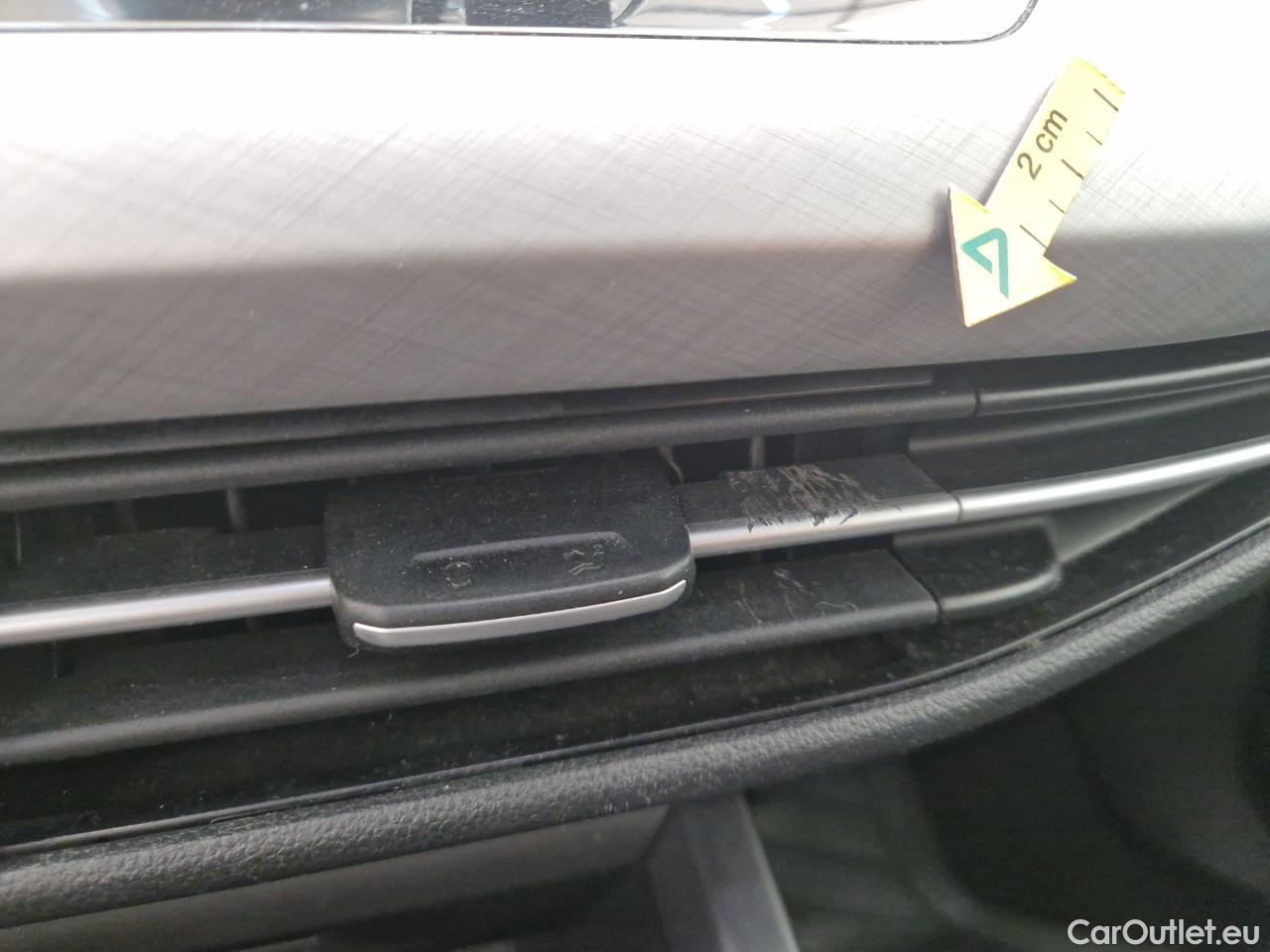  Volkswagen  Golf  2.0 TDI 116HP DSG Life Variant #31
