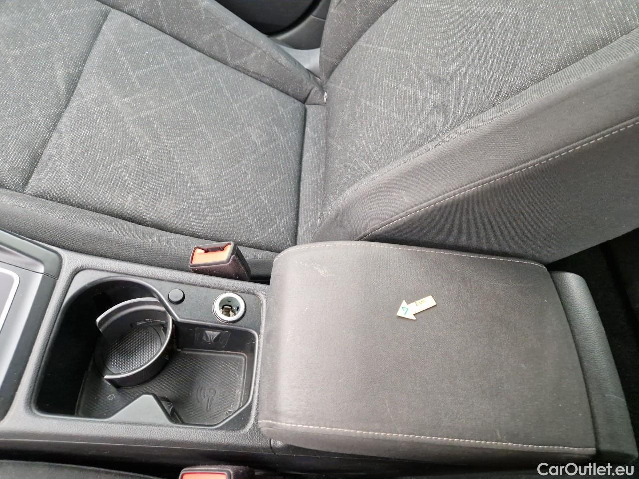  Volkswagen  Golf  2.0 TDI 116HP DSG Life Variant #32