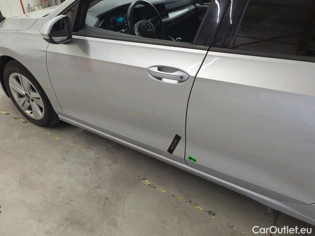  Volkswagen  Golf  Life 1.0 TSI #17