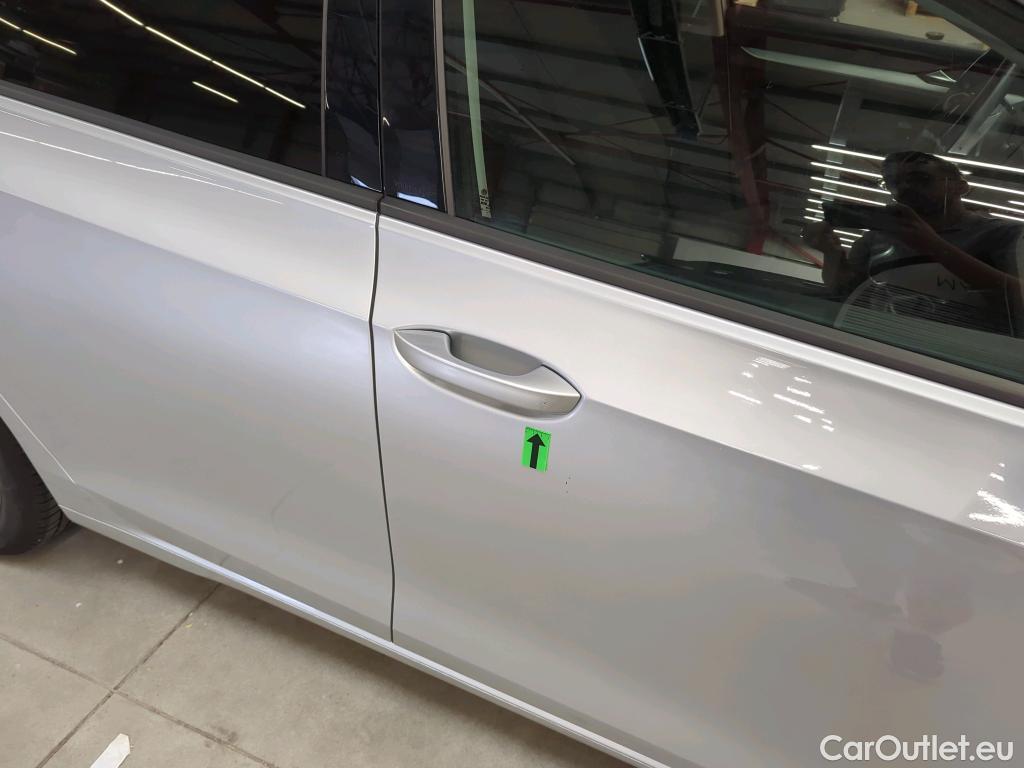  Volkswagen  Golf  Life 1.0 TSI #41
