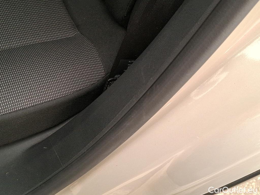  Citroen  C3  Max 1.2 PureTech 80CV BVM5 6E #2