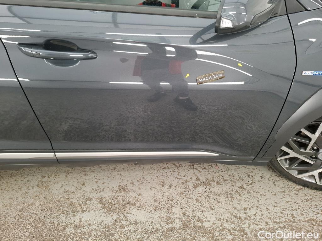  Hyundai  Konna HYUNDAI Kona / 2017 / 5P / SUV 1.6 GDi Hybrid DCT-6 Creative #3