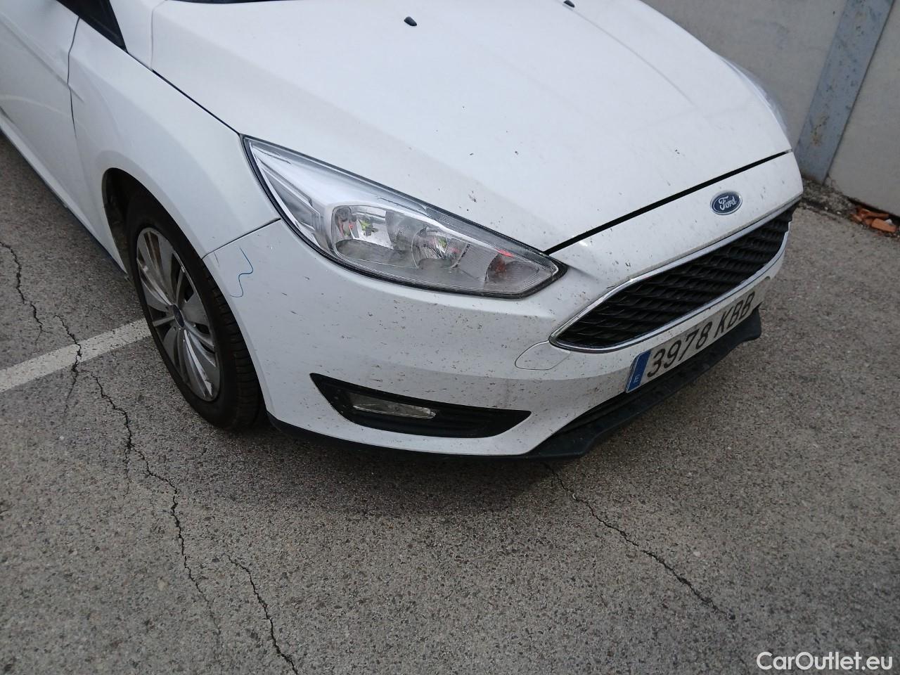  Ford  Focus  Berlina Business 1.5 TDCi 95CV MT6 E6 #2