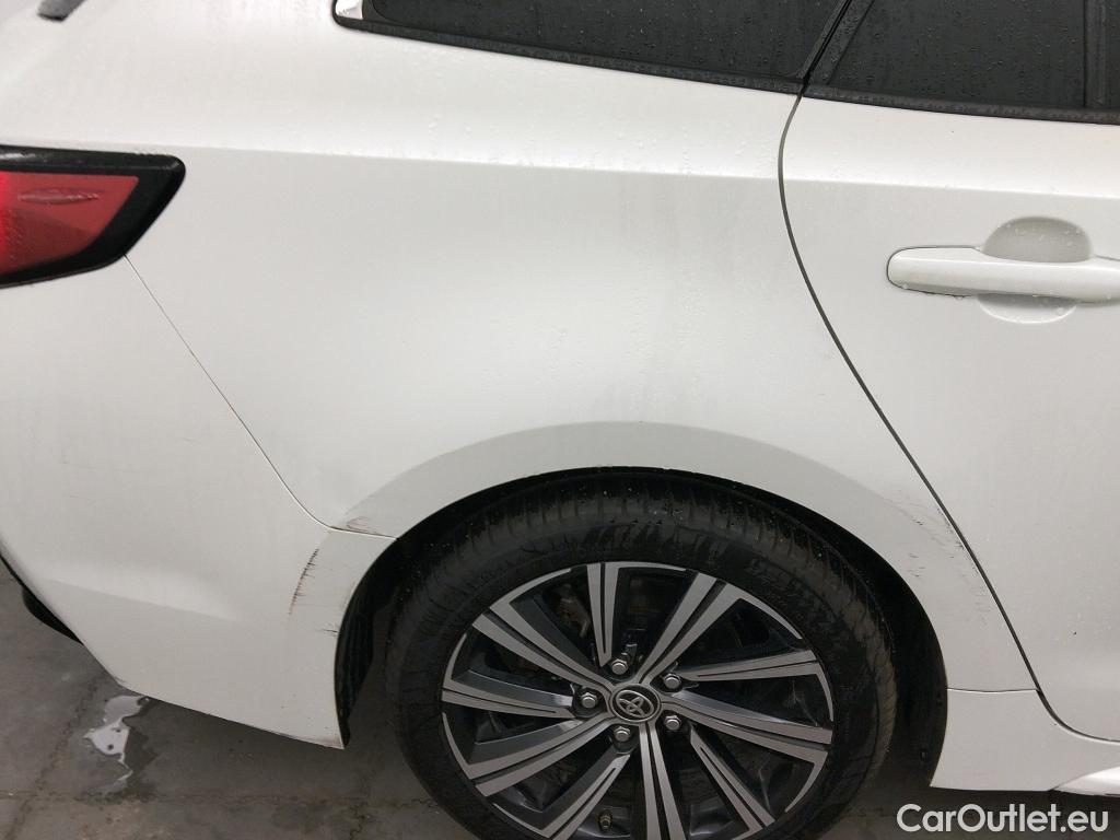  Toyota  Corolla TOYOTA  / 2019 / 5P / familiar 2.0 180H STYLE E-CVT TOURING SPORT #3