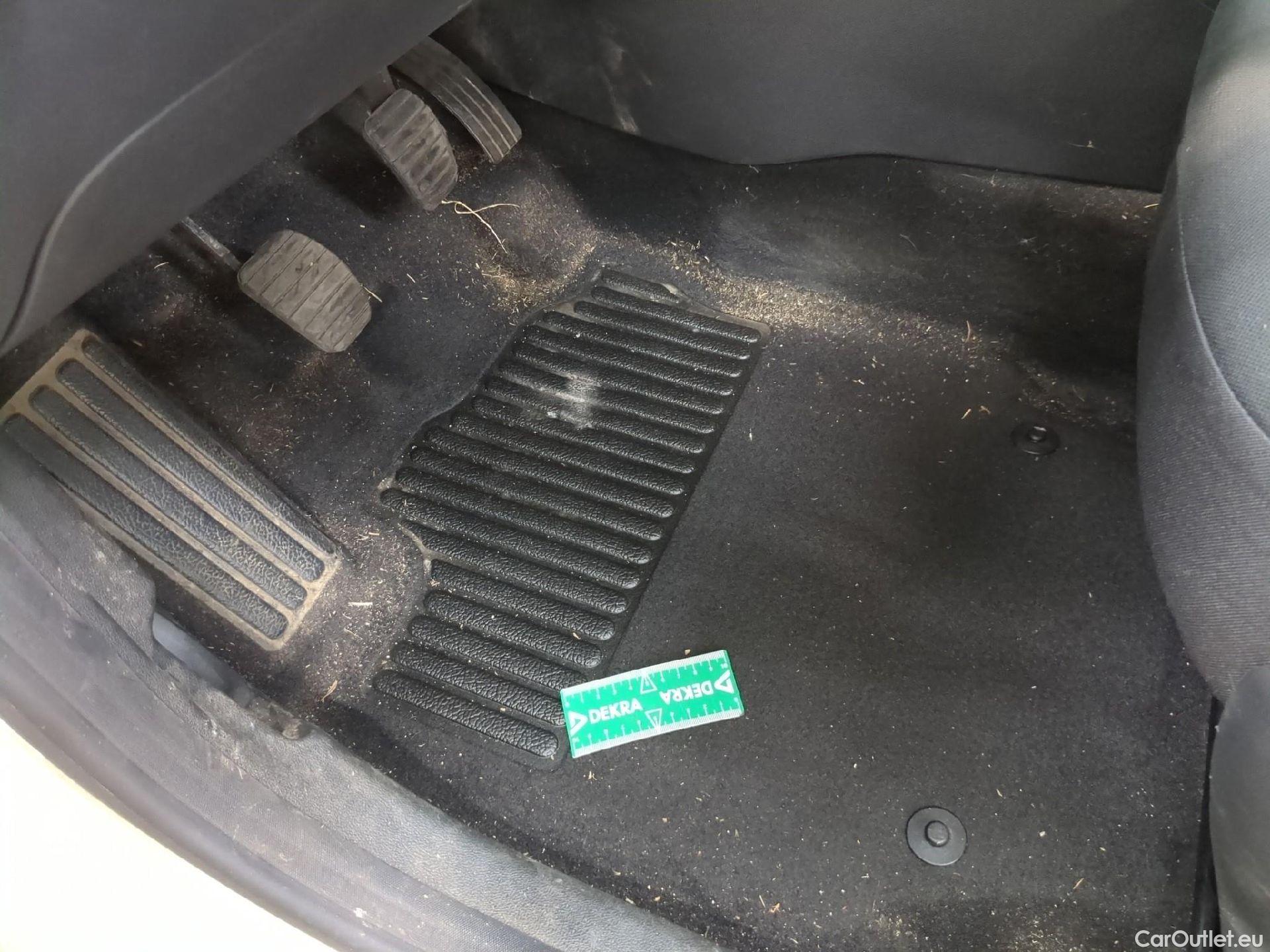  Renault  Captur  Business 0.9 TCe 90CV BVM5 E6 #1