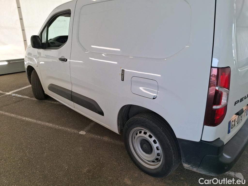  Peugeot  Partner PEUGEOT  / 2023 / 4P / Fourgonnette Taille M 650kg BlueHDi 100 S&S BVM6 #9